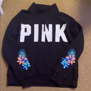 VS PINK CREWNECK